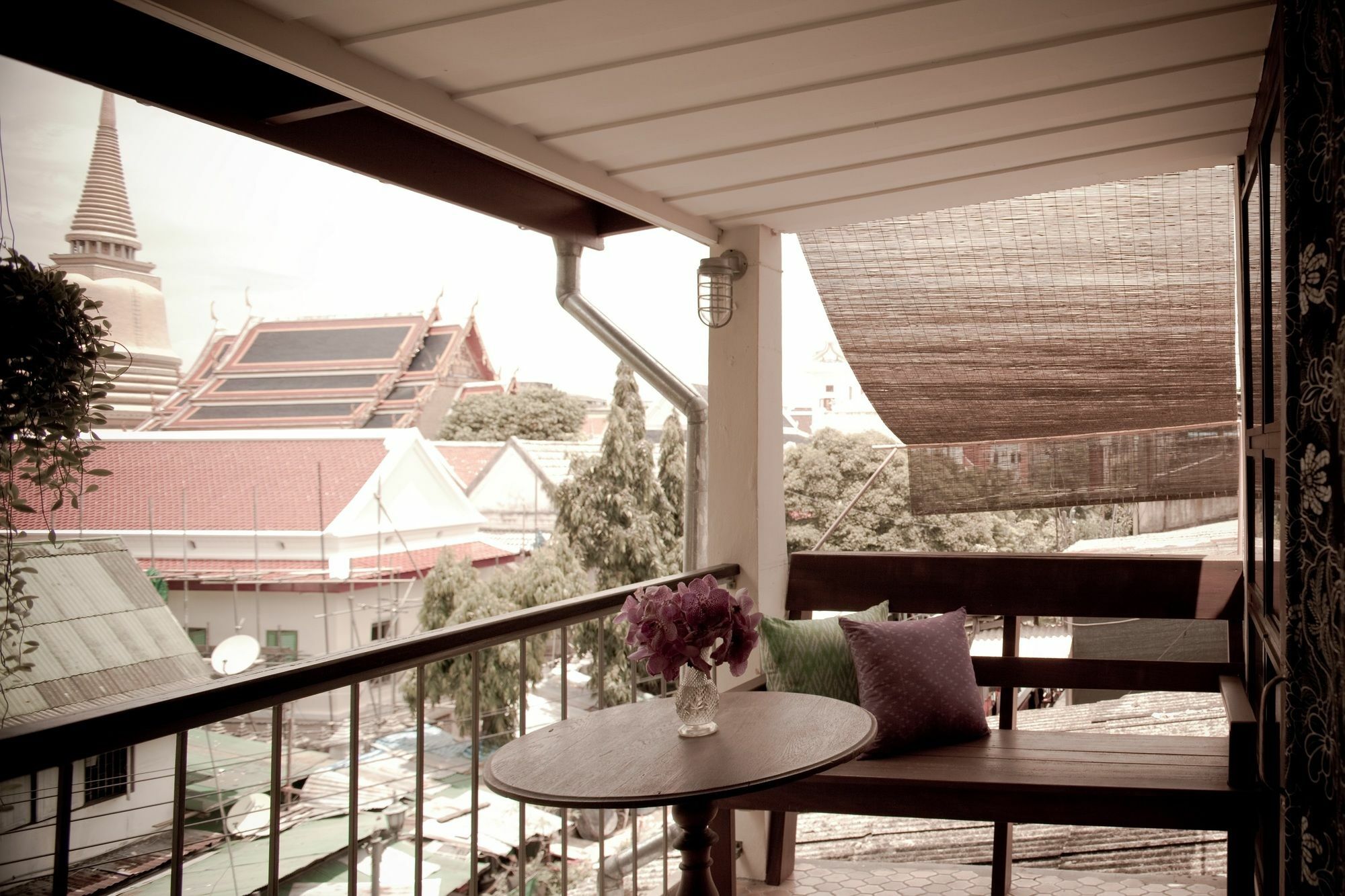 The Asadang Bed And Breakfast Bangkok Exterior foto